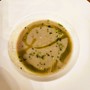 Suppe vom gegrillten Karfiol mit Kr�uter-Hefe�l