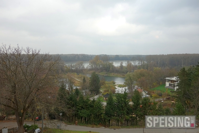 Blick Haslauerhof im Herbst