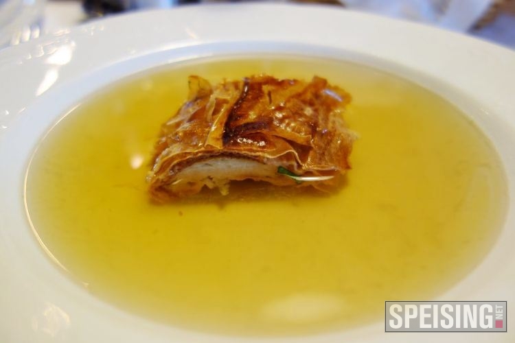 Kaninchensuppe mit Kaninchenstrudel, Schwarzwallner