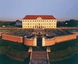 Schlosshof mit Gartenanlage