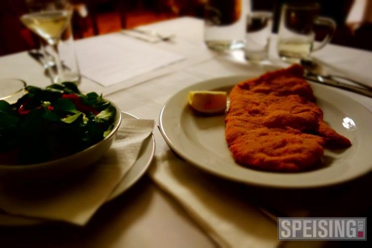 Schnitzel im Gasthaus Wolf (Wien)