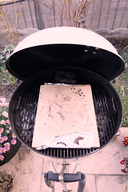 Brotbacken im Kugelgrill