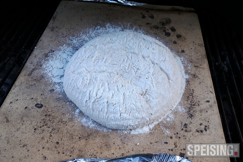 Brotbacken im Kugelgrill